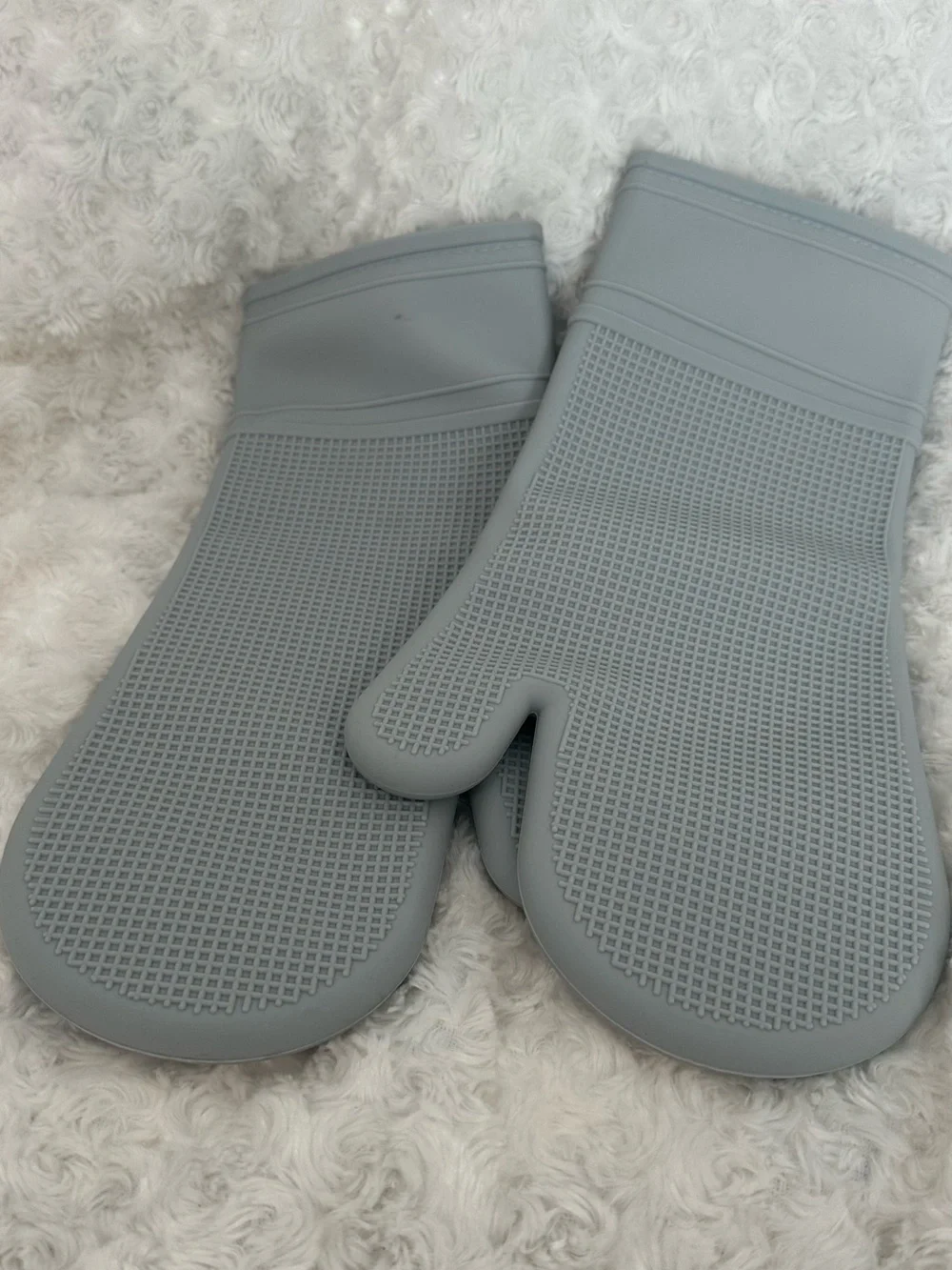 NWOT Hunter Silicone Oven Gloves - Light Gray